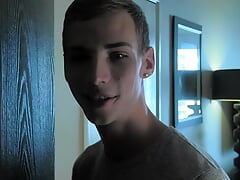 Muscular daddy Drew Sumrok submits to twink Jordan Thomas