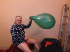 Grandpa's 16" Balloon Burst"