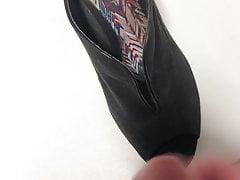 Cumming in work colleagues shoe