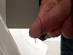 Rockardglans services pissing and cumming