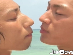Petite Japanese gays kiss and blow each other before anal