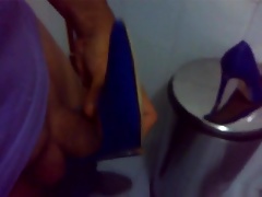 MASTURBATING WITH FRIEND'S POINTY SHOES