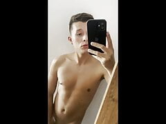 SEXY FOOTBALL PLAYER SPILLS a HUGE LOAD OF SEMEN ON HIS CHES