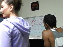 Hunk gives a great blowjob