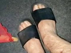 Look at my feet slave