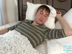 Skinny Rainbow Boy Mickey Enjoys Hot Hunk Kevins Thick Cock