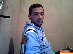 IRAQUI beautiful ME DA SU RICA POLLA JUGANDO EN LA web cam homo.mp4