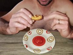 Cicci77 masturbates Pedro to prepare lots of good to eat for breakfast and start his day off right!