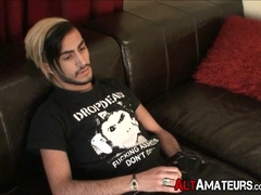 Gay punk has huge craving for sucking cock