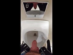 Gay to piss down