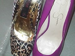 Jus for fun piss Heelgoddess's heels