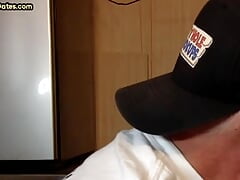 Gloryhole BJ DILF fills mouth with load in homemade video