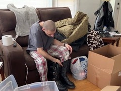 Unboxing military gear for strapskinks