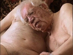 Amateur Vid: Senior Gayboy Boy in Suspenders