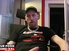 37 Big Cock Airmax Player