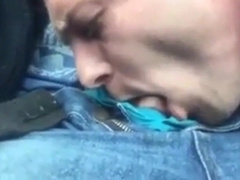 Il Suce En Voiture