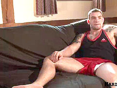 Hunky chav jerking thick stiffy in closeup