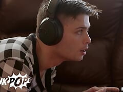 Watch This Slutty Gamer Twink Ryan Bailey Get A Hard Pounding By Young Hot Stud Tony D'Angelo - TWINKPOP