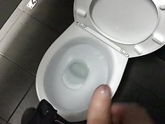 RISKY! JERKING OFF IN PUBLIC TOILET (23cm) Teen Boy Cute