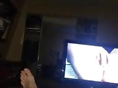 Rubbing one out to female orgasm porn