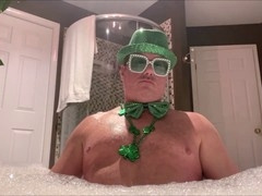 Canadian daddy enjoys a solo session of cock worship and masturbation in the bath