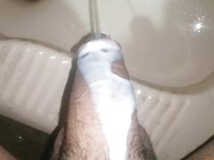 Handjob bathroom saban lga ker muth mari desi big cock squirt boy in bathroom Pakistani