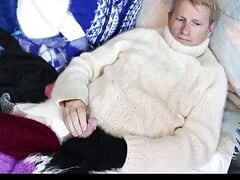 Sweater Fetish, white mohair turtlenec. Fuzzy and soft white mohair in my sweater bed leads to an uncontrollable orgasm.