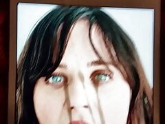 Zooey's mouth was open for a reason