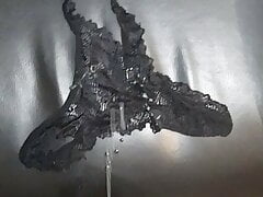 Abrotzen Nr.9 Tanga (Cum on thong)