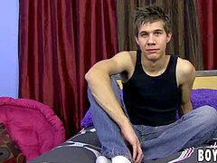 nubile wanker James Redding cums after solo jerking