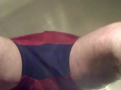 Piss in die Boxershorts