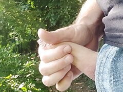 Morning wank in the park