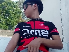 After a Long Rail, I Stopped Here to Shoot My Flow - Pinoy Siklista Jakol