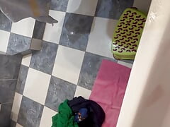 bought a new masturbator. I am testing an automatic masturbator. jerking off my cock in the shower