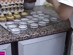 FrenchPorn.fr - A cock sucked by a baker