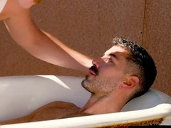 Moneyless, in english, gay fuck