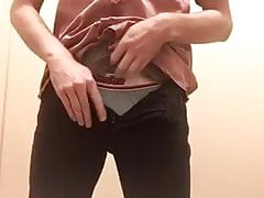 Otter jerking at work