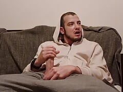 A good cumshot before go to bed - Fit Guy With Big Dick