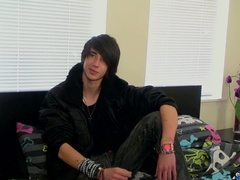 Inexperienced Goth Lad Wanks His Rod