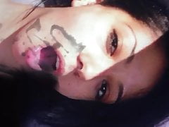 DROPPIN LOADS IN HER MOUTH