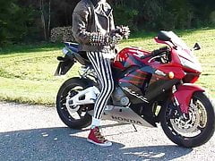 Cummin over my cousins Honda CBR600RR