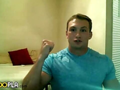 Beefcake Brad Bison puts on one hell of a camshow