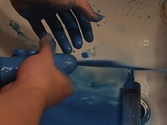 Inject 400ml paint into the bladder