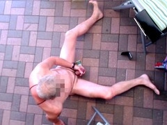 Big hunk gets wild with hardcore gay cumshots