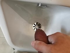 Aj low piss