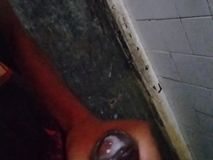 Malibog na binatang daks napasalsal dinuraan ang galit na galit nyang burat sarap na sarap