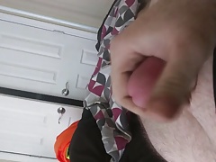 Loud Cumshot For The Ladies