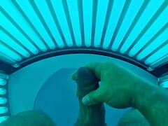 Cheeky Sole Sunbed Wank And Cum!💦