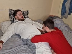 Young-man, round, smooching