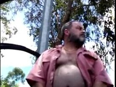 Str8 babby wolf jerkin off in the park